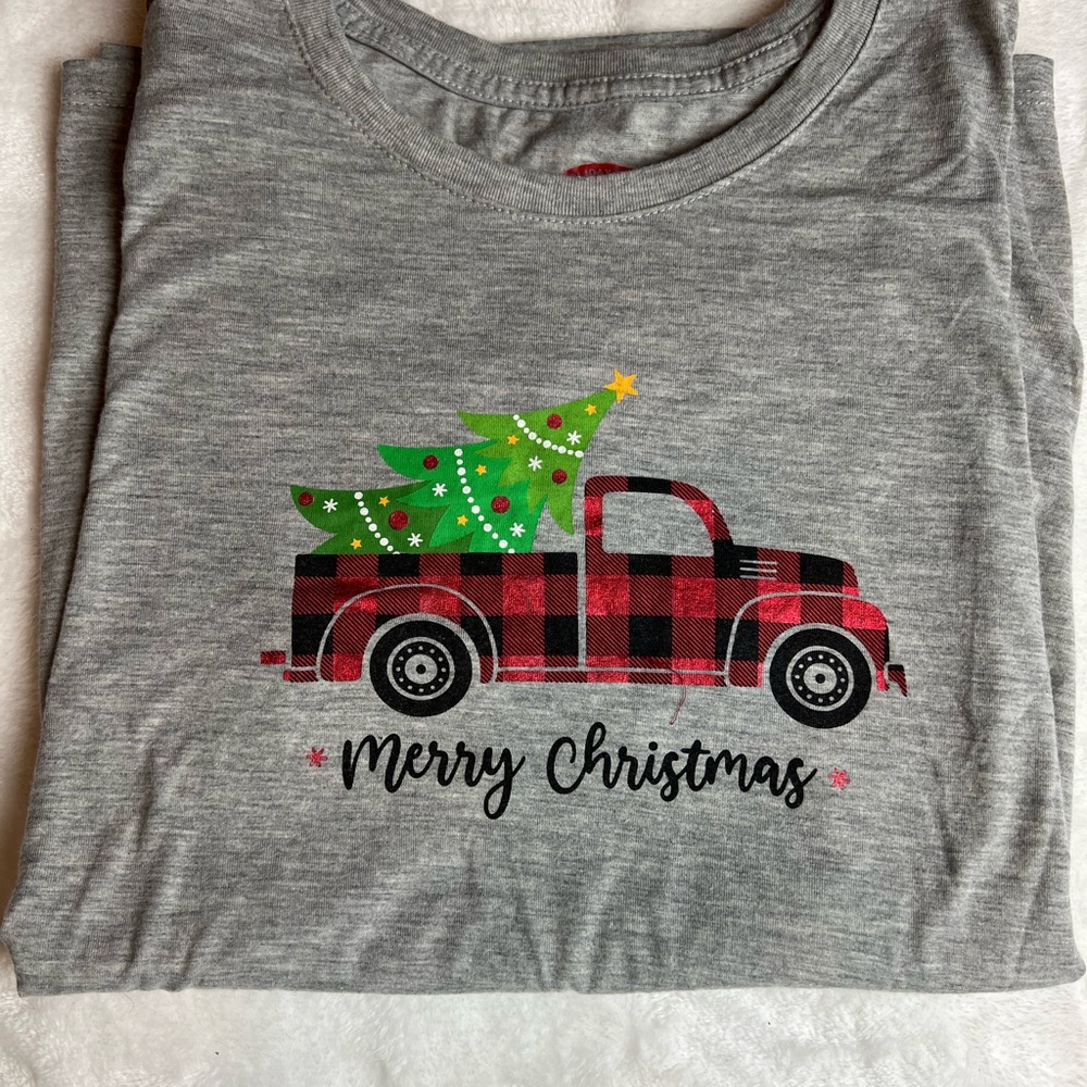 Women’s Gray Christmas Tee